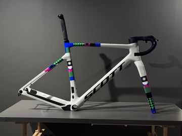 Used Scott Addict RC GR HMX Frameset 2024 Road & Gravel, White — image 1 of 6