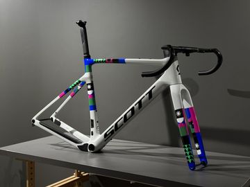 Used Scott Addict RC GR HMX Frameset 2024 Road & Gravel, White — image 2 of 6