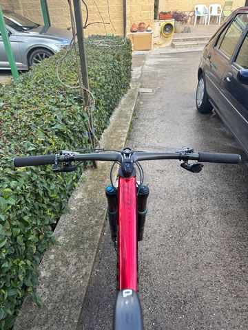 Used BMC Fourstroke 01 ONE 2022 2022 Mountainbike, Red, 29 — image 6 of 8
