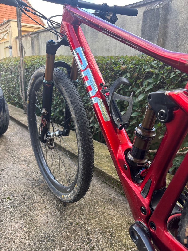 Used BMC Fourstroke 01 ONE 2022 2022 Mountainbike, Red, 29 — image 3 of 8