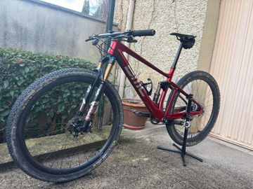 Used BMC Fourstroke 01 ONE 2022 2022 Mountainbike, Red, 29 — image 4 of 8
