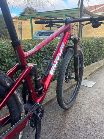 Used BMC Fourstroke 01 ONE 2022 2022 Mountainbike, Rojo — image 2 of 8