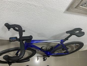 Used Giant Propel Advanced 1 2024 2024 Road & Gravel, Blue — image 6 of 6