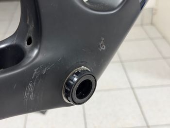 Used Pinarello PINARELLO F9 DISC RAZOR BLACK FRAME 2023 Frameset 2023 Road & Gravel, Black — image 3 of 6
