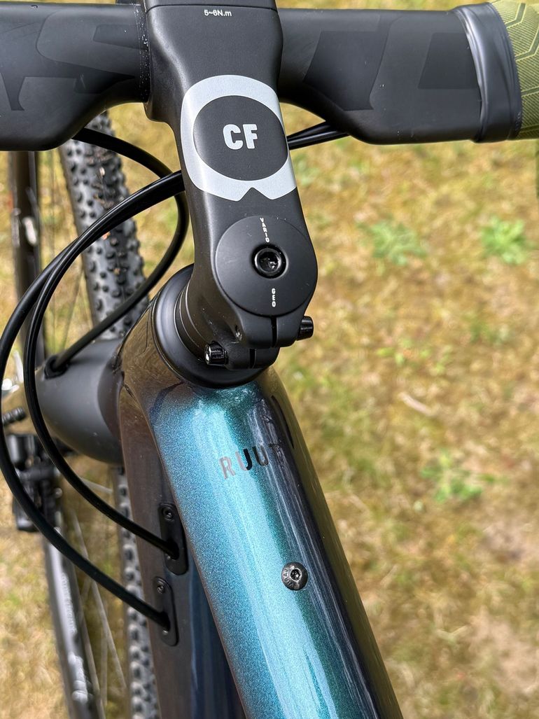 Used Rondo Ruut X 2024 2024 Road & Gravel, Blue — image 5 of 9