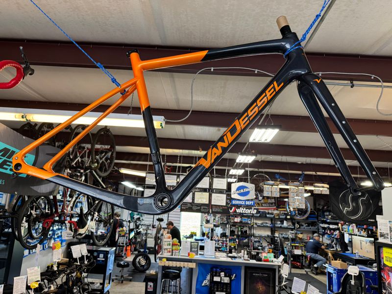 Used Van Dessel RANGE ROAMER SRAM RIVAL WIDE AXS 2024 Frameset 2024 Road & Gravel