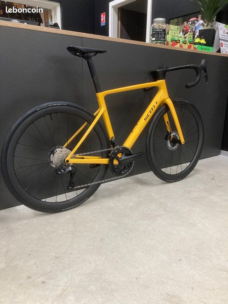 Used Scott Scott Addict Rc 10 2025 Road & Gravel, Orange — image 2 of 3