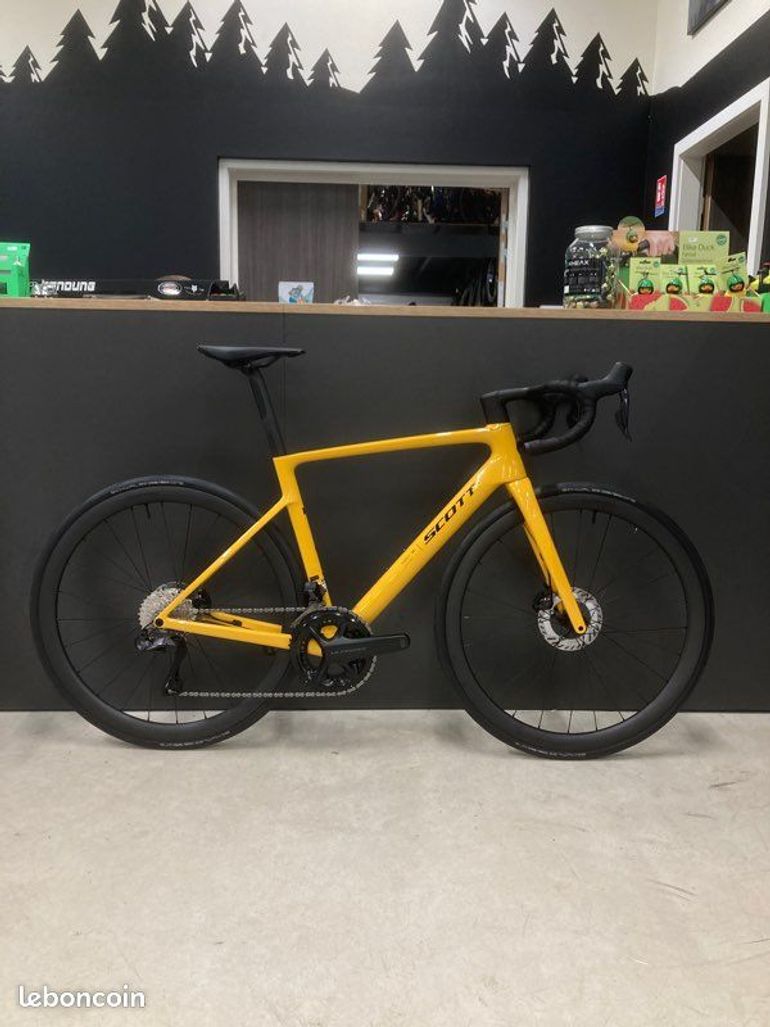 Used Scott Scott Addict Rc 10 2025 Road & Gravel, Orange — image 1 of 3
