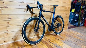Used Basso Astra SRAM Force eTap AXS 2024 Road & Gravel, Blue — image 3 of 9
