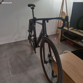 Used Canyon Ultimate Shimano Ultegra Di2 2023 Road & Gravel, Black — image 2 of 3