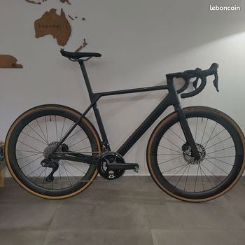 Used Canyon Ultimate Shimano Ultegra Di2 2023 Road & Gravel, Black — image 1 of 3