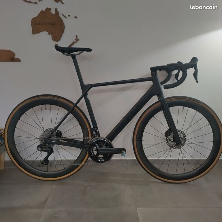 Used Canyon Ultimate Shimano Ultegra Di2 2023 Road & Gravel, Black — image 1 of 3