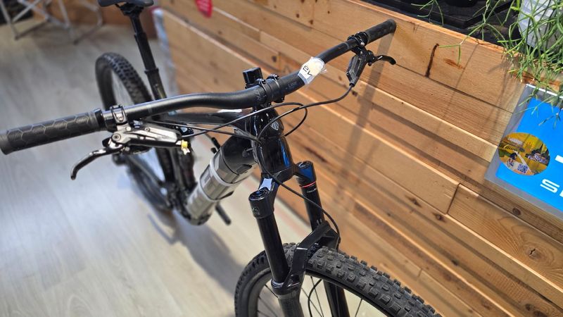 Used Trek Rail 9 2022 2022 Mountainbike, Green, 29 — image 3 of 4