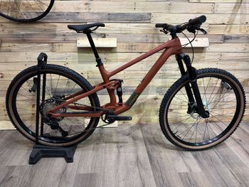 Trek, Top Fuel 9.8 XT Gen 4 2025