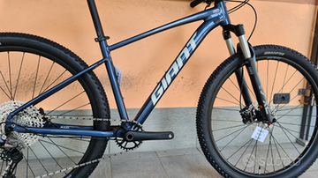 Giant Talon 0 2023 Mountainbike usato, Blu — immagine 4 di 6