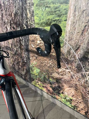 Used Specialized Tarmac Shimano Dura Ace 2018 Road & Gravel, White — image 6 of 8