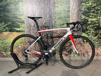 Used Specialized Tarmac Shimano Dura Ace 2018 Road & Gravel, White — image 1 of 8