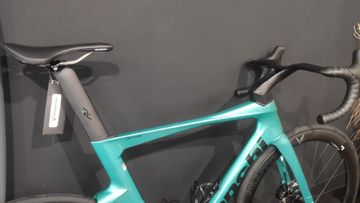 Used Bianchi OLTRE Comp Upgrade 2025 Road & Gravel, Blue — image 5 of 8