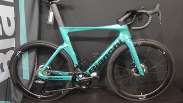 Used Bianchi OLTRE Comp Upgrade 2025 Road & Gravel, Blue — image 4 of 8