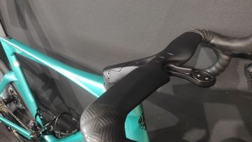 Used Bianchi OLTRE Comp Upgrade 2025 Road & Gravel, Blue — image 3 of 8