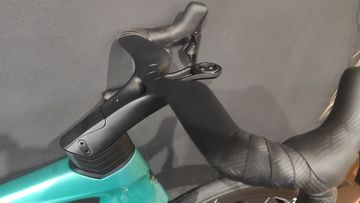 Used Bianchi OLTRE Comp Upgrade 2025 Road & Gravel, Blue — image 2 of 8