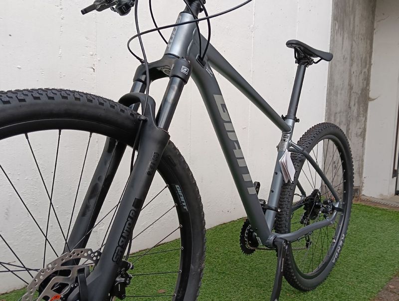 Brugt Giant Talon 2 2022 Mountainbike — billede 5 af 6