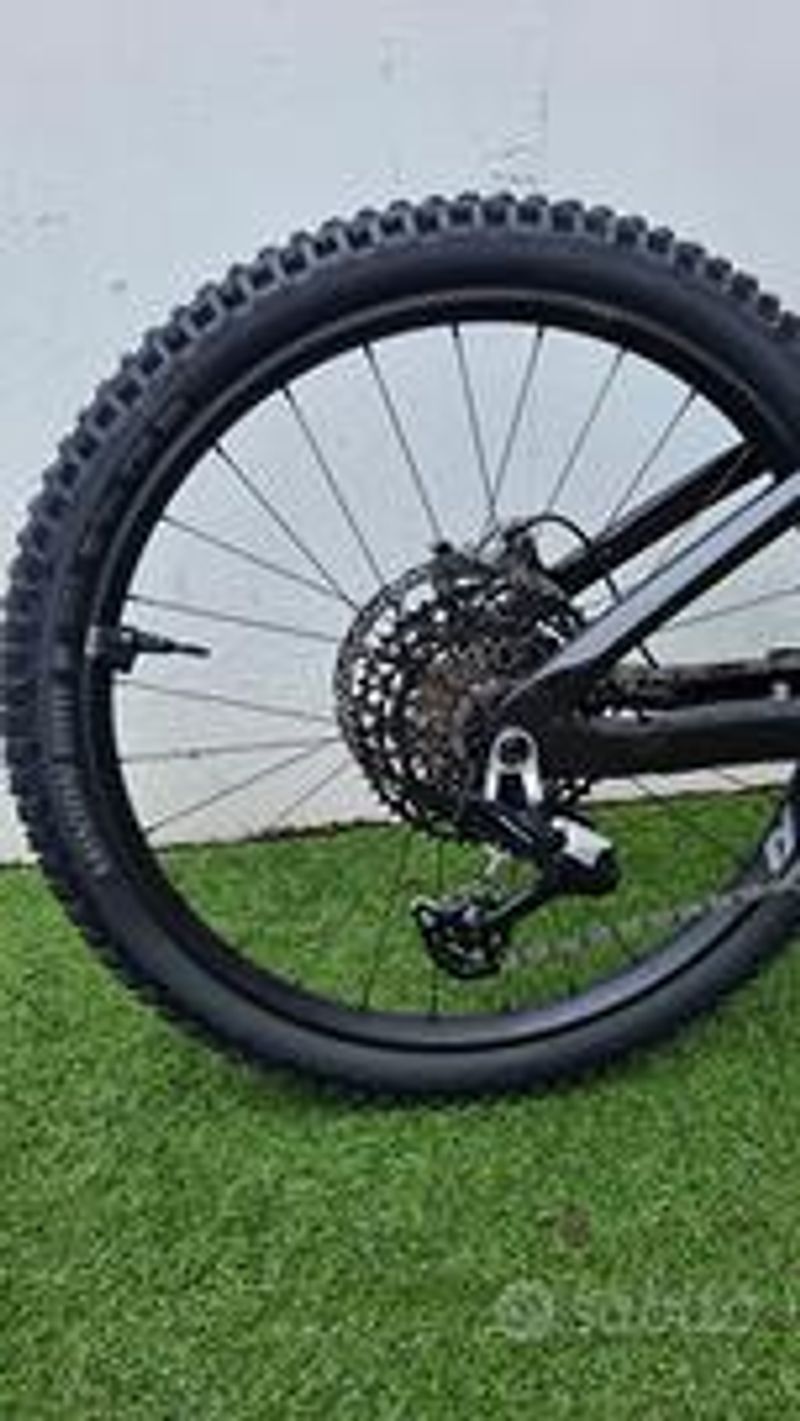 Used Giant Reign Advanced E+1 2026 Mountainbike, Light Gray — image 4 of 7