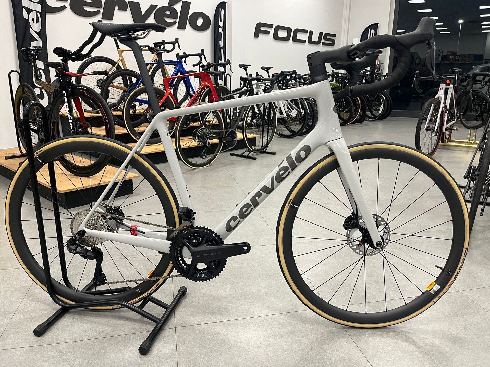 Cervélo R5 Shimano Ultegra Di2 2025