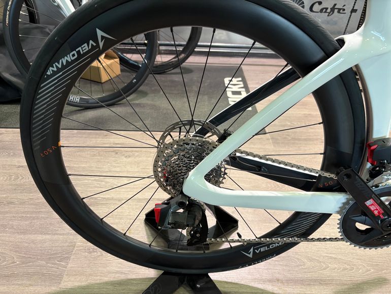 Used Bianchi Oltre Comp Rival eTap AXS 2024 2024 Road & Gravel — image 5 of 5