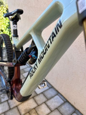 Brugt Rocky Mountain Slayer C90 Shimano 2024 2024 Mountainbike — billede 3 af 4