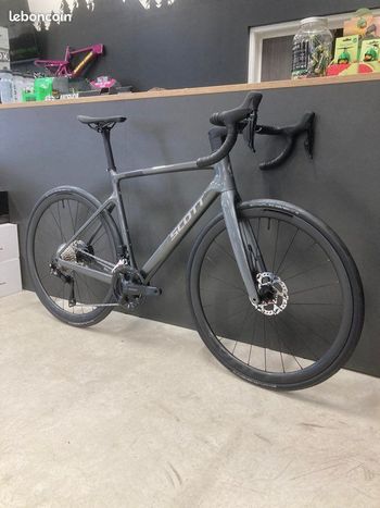 Used Scott Scott Addict 30 Shimano 105 Di2 2025 Road & Gravel, Light Gray — image 2 of 3