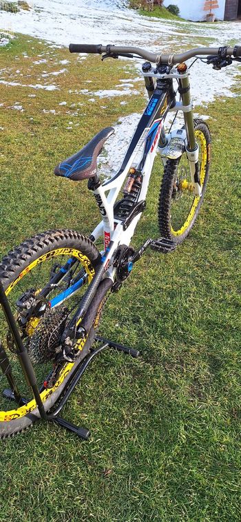 Used Downhill Bikes for sale| 70% off new | buycycle