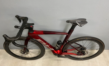 Used BH iAEROLIGHT PRO 1.9 2024 2024 Road & Gravel, Red — image 10 of 10