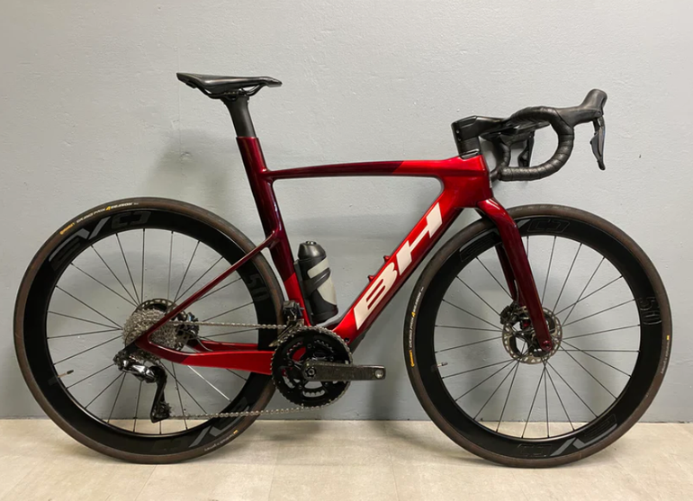 Used BH iAEROLIGHT PRO 1.9 2024 2024 Road & Gravel, Red — image 1 of 10