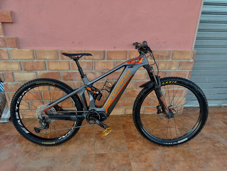 Used Mondraker e-Crusher Carbon R+ 2018 2018 Mountainbike, Hellgrau, 27.5 — image 1 of 20