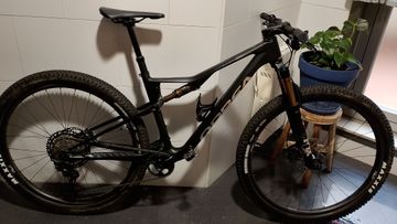 Orbea OIZ M10 2024 2024 Mountainbike usato, Nero — immagine 8 di 20