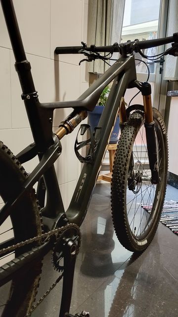 Orbea OIZ M10 2024 2024 Mountainbike usato, Nero — immagine 3 di 20