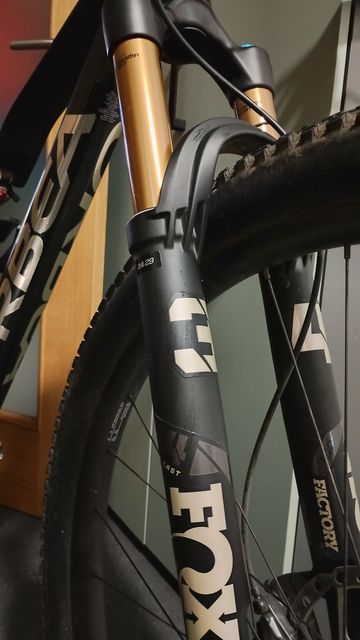 Orbea OIZ M10 2024 2024 Mountainbike usato, Nero — immagine 7 di 20