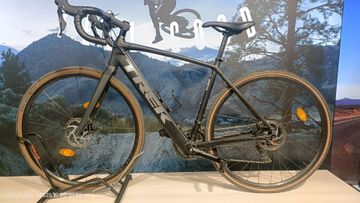 Tweedehands Trek Domane+ AL 5 2023 2023 Road & Gravel — afbeelding 2 van 6
