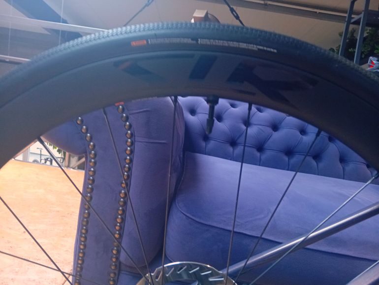 Used Giant Defy Advanced 0 2026 Meteorite Mist "M" 2026 Road & Gravel, Purple — image 6 of 12