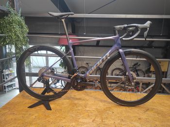 Used Giant Defy Advanced 0 2026 Meteorite Mist "M" 2026 Road & Gravel, Purple — image 12 of 12