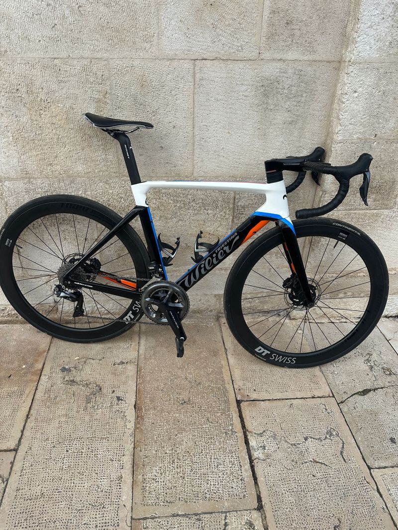 Použité Wilier CENTO DIECI AIR DISC DURA ACE DI2 11 V 2018 Road & Gravel