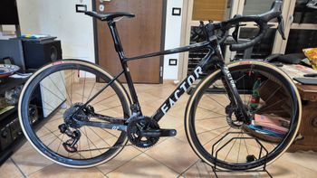 Factor, O2 Shimano Dura Ace Di2