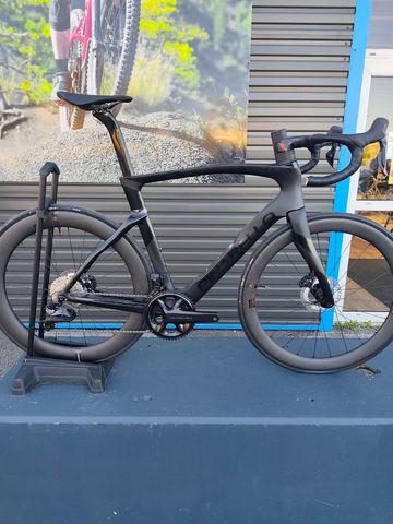 Pinarello Dogma Shimano Ultegra Di2 2023 Road & Gravel usato