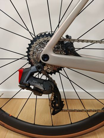 Used Scott Addict RC 10 2022 2022 Road & Gravel, Light Gray — image 3 of 7