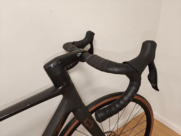 Used Scott Addict RC 30 2024 2024 Road & Gravel — image 4 of 7