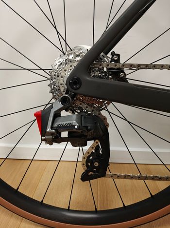 Used Scott Addict RC 30 2024 2024 Road & Gravel — image 3 of 7