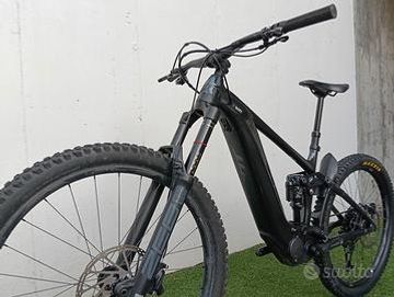 Used Giant Reign E+2 2022 Mountainbike, Black — image 3 of 10