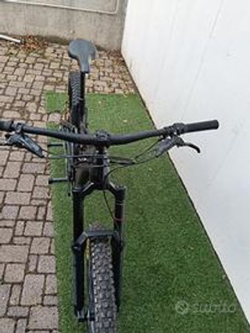 Used Giant Reign E+2 2022 Mountainbike, Black — image 7 of 10
