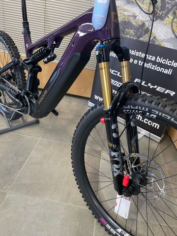 Used Focus SAM² 6.9 2025 Mountainbike, Black — image 4 of 6